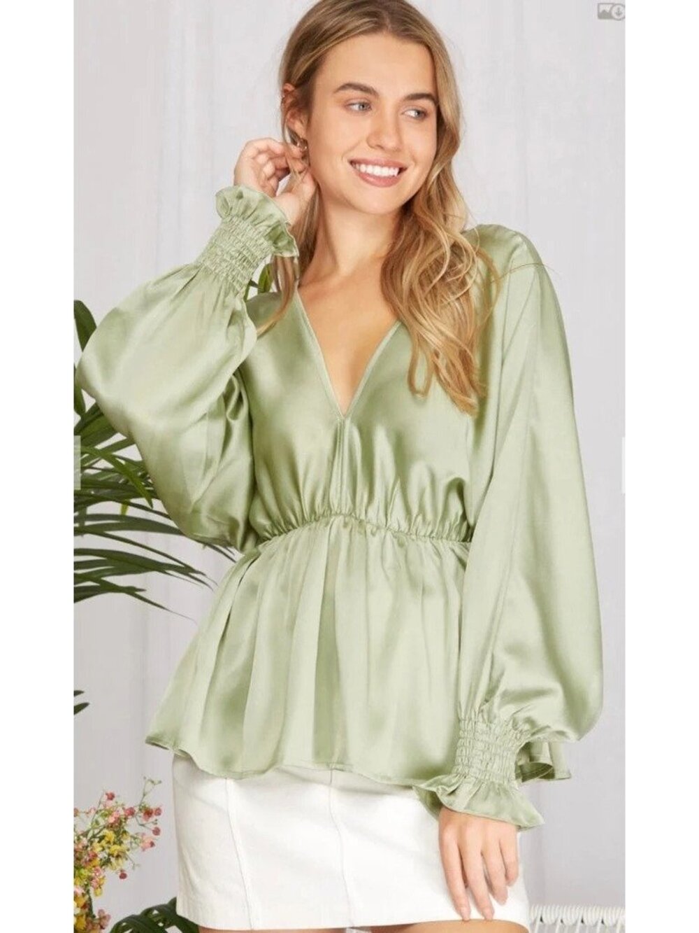 She + Sky Light Green Satin Dolman Long Sleeve Blouse Top Shirt V-Neck Size‎ M